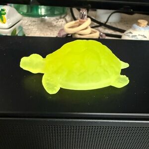 Uranium turtle satin finish 3 inch